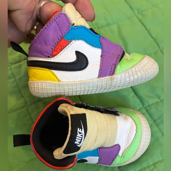 Nike Baby Velcro Sneakers - Picture 1 of 6